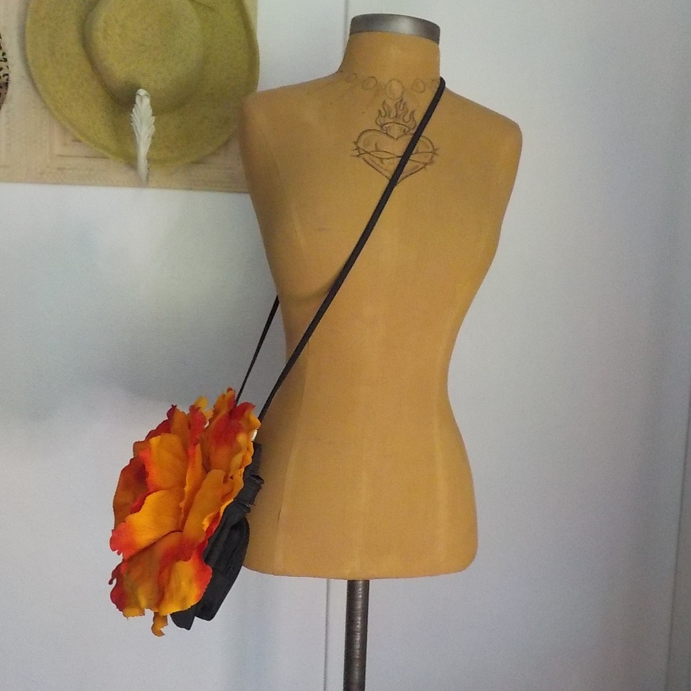 NEW Giant Flower Front Crossbody Bag